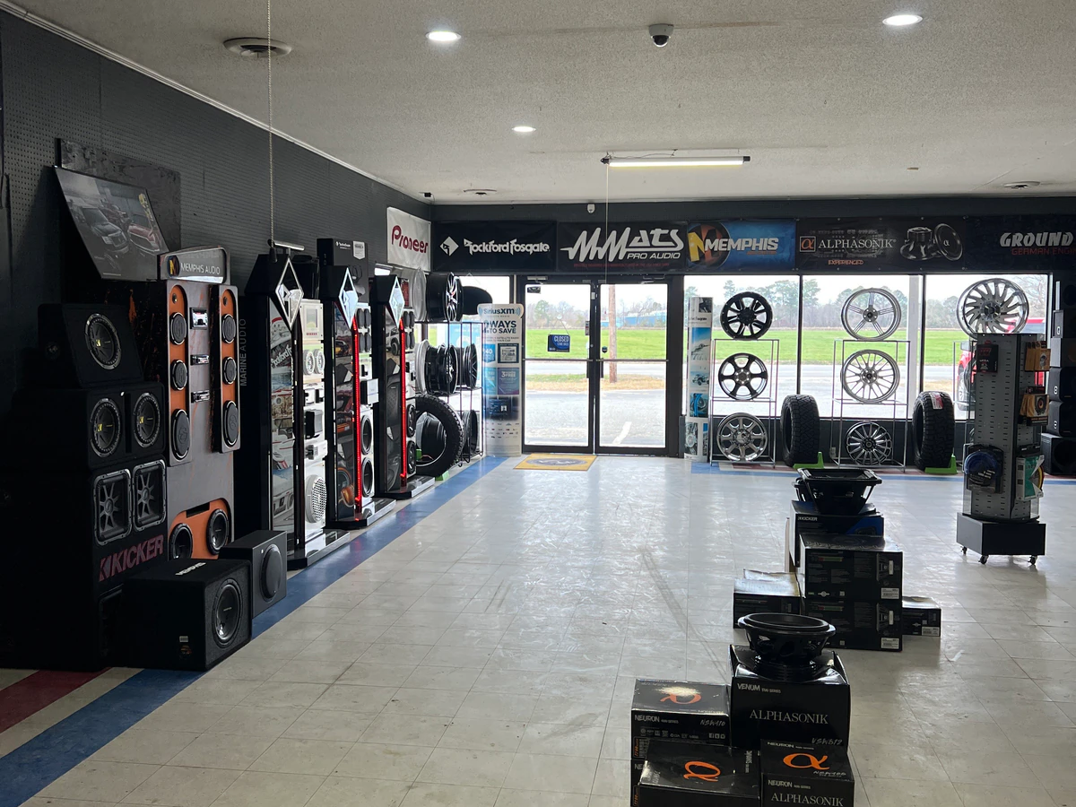 Audio and Video Advantage, LLC car audio installation photo 3 in Clinton, NC