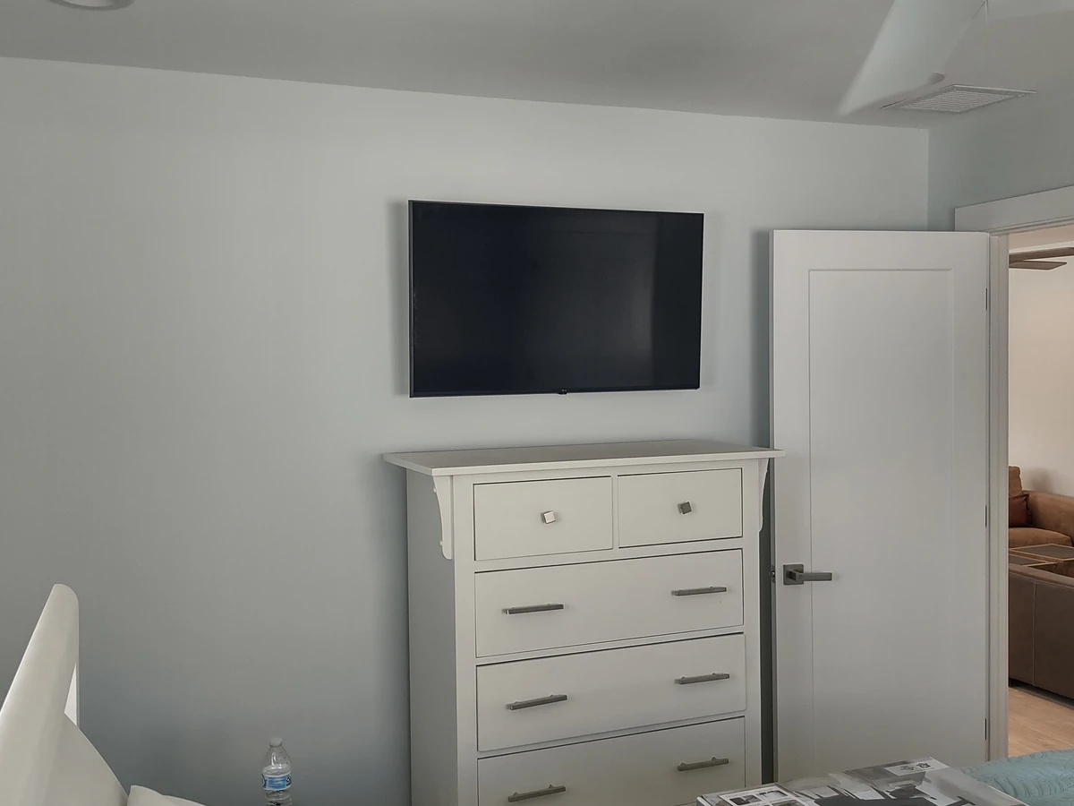 Hassle Free TV inc. home cinema installation photo 3 in North Port, FL
