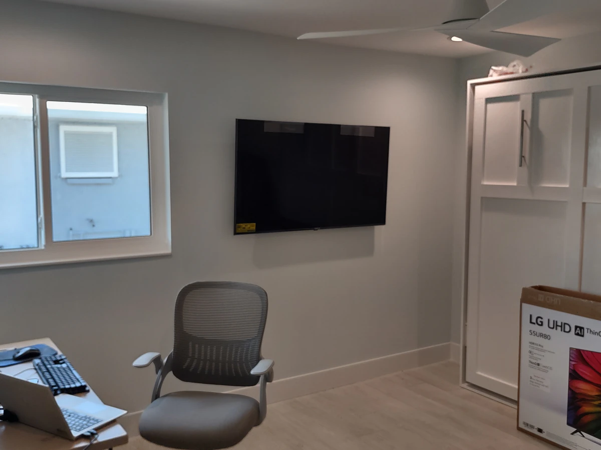 Hassle Free TV inc. home cinema installation photo 4 in North Port, FL