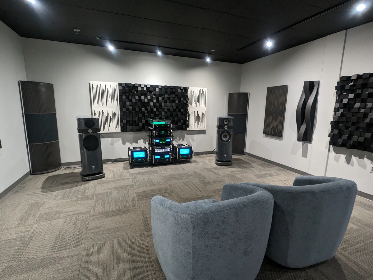Paulson's Audio & Video Inc home theater installation photo 3 in Farmington Hills, MI