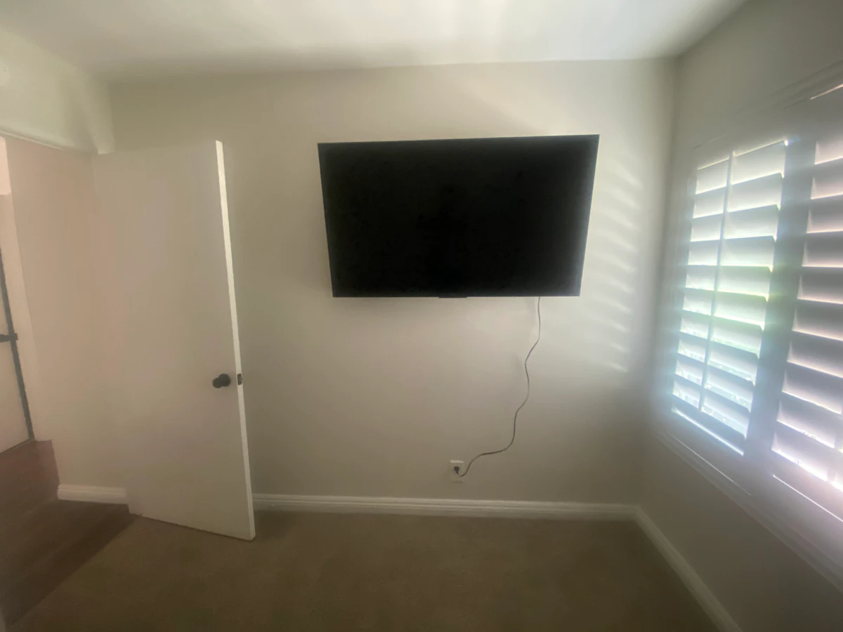 Tv Mount Master Carlsbad home cinema installation photo 3 in Vista, CA